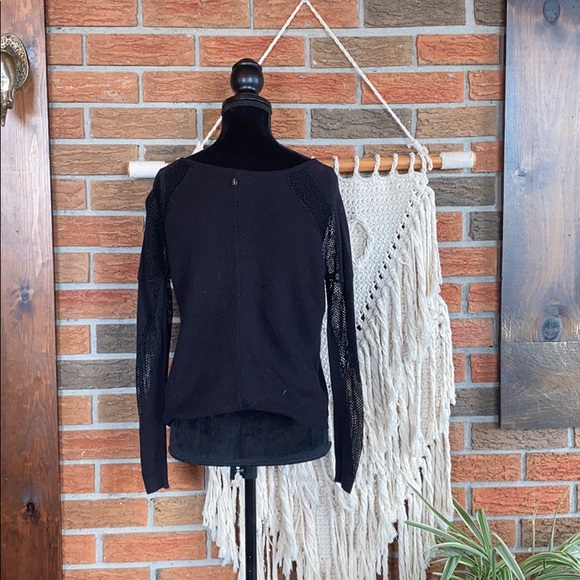 ❓ GUESS Sweater - Picture 3 of 6